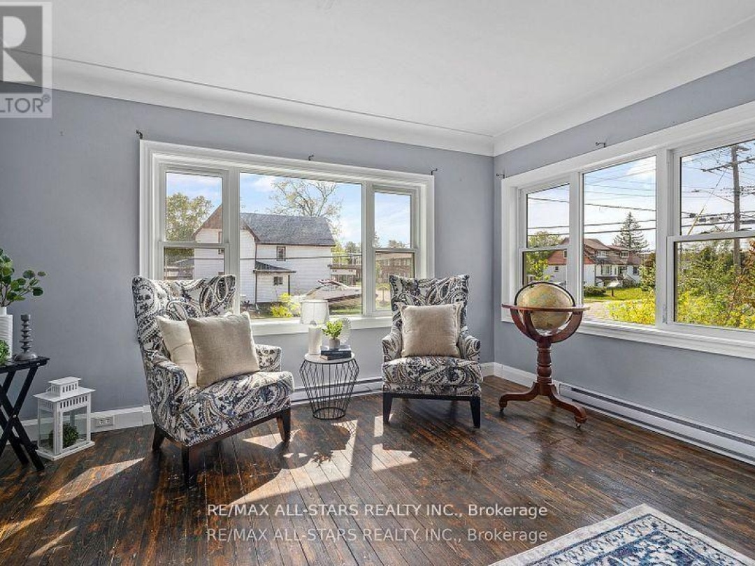 61 FRANCIS STREET E, Kawartha Lakes (Fenelon Falls)