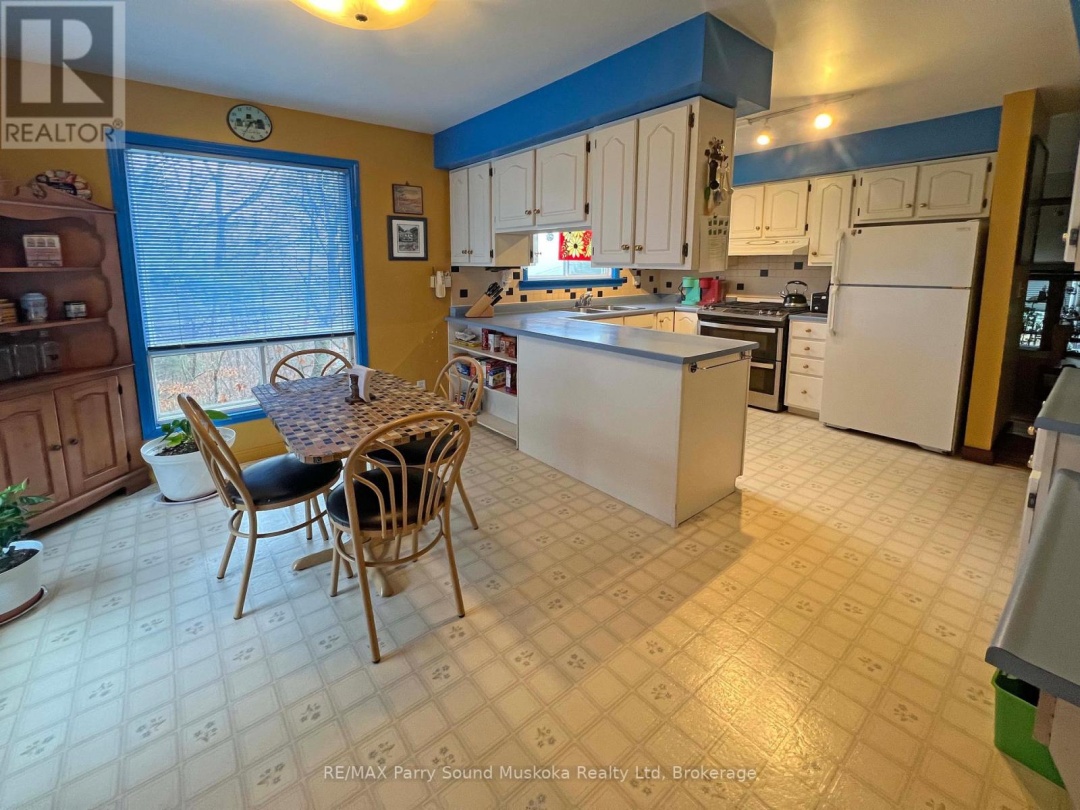 16 MACKLAIM DRIVE, Parry Sound