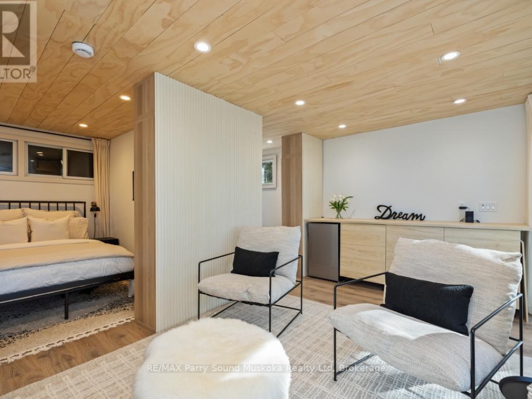 1201 GEEWADIN ROAD, Georgian Bay