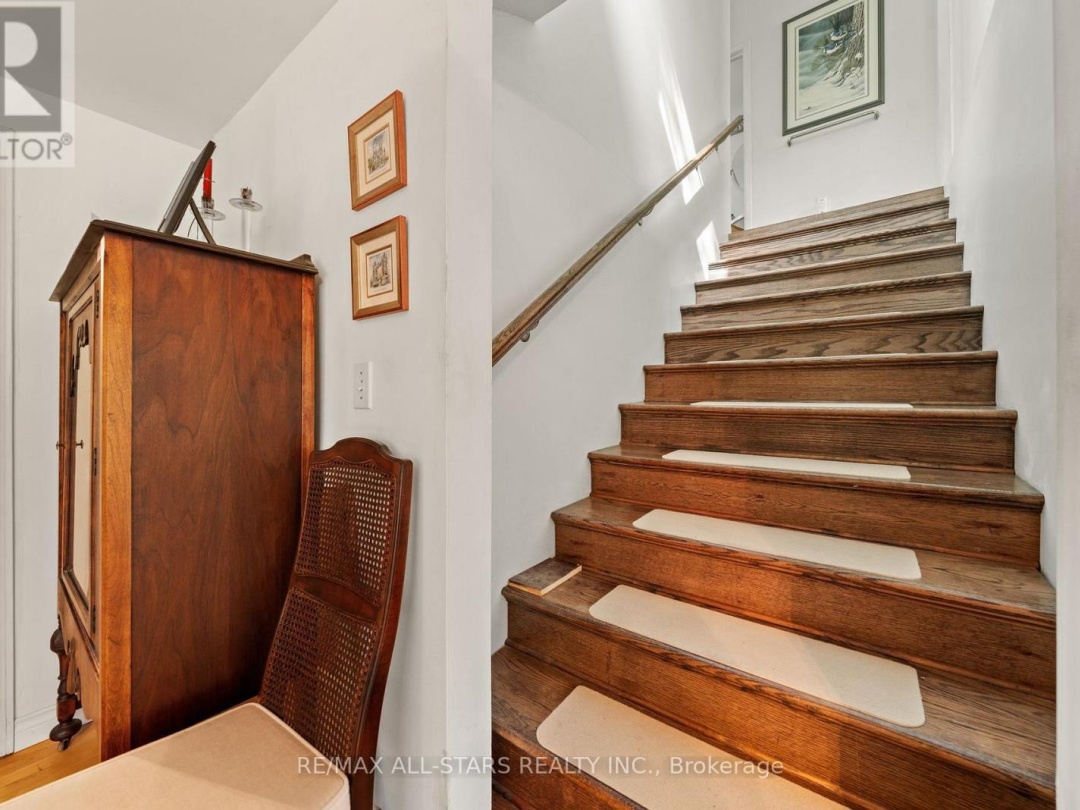14 WYCHWOOD DRIVE E, Sturgeon Lake