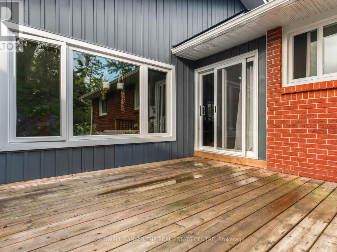 2656 WESTSHORE CRESCENT, 