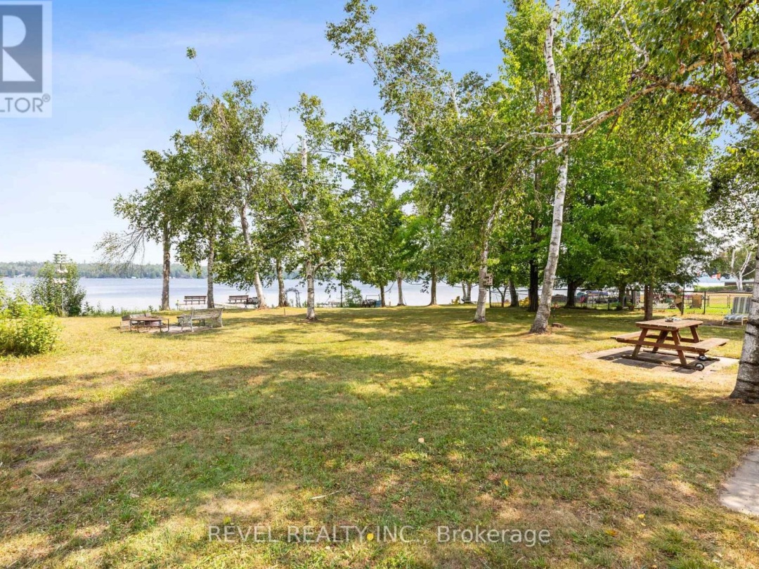 126 PINEWOOD BOULEVARD, Canal Lake