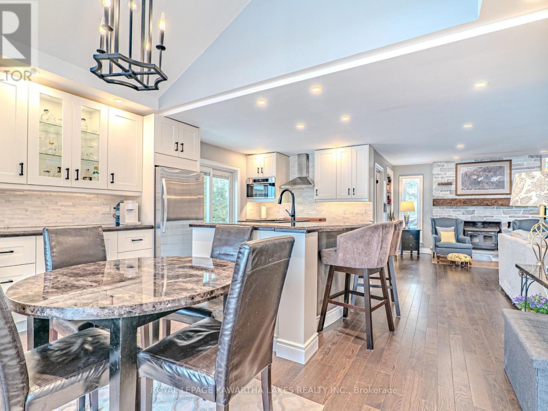63 ROBINSON AVENUE, Mitchell Lake