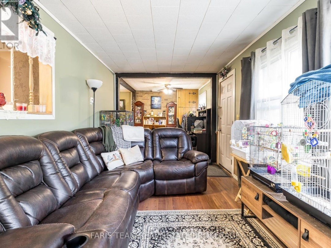 3425 CORONATION AVENUE, 