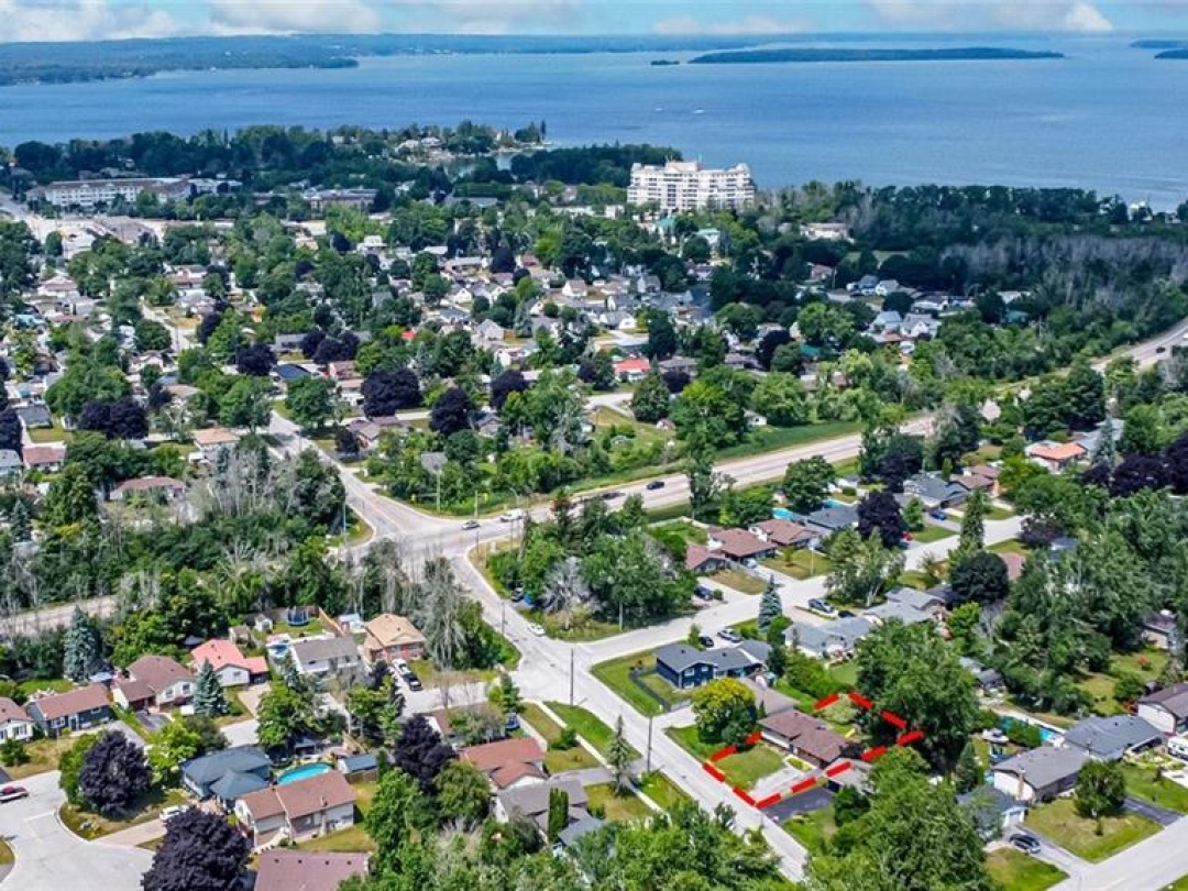 438 FOREST Avenue S, 