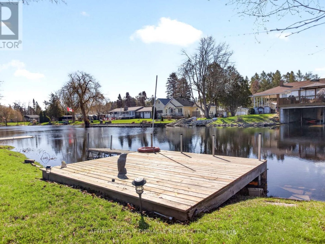 12 NORTH BAYOU ROAD, Sturgeon Lake