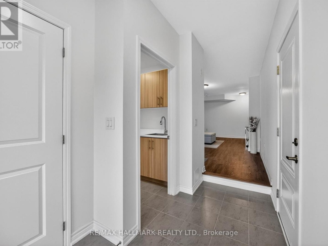 2 WYN WOOD LANE, Orillia