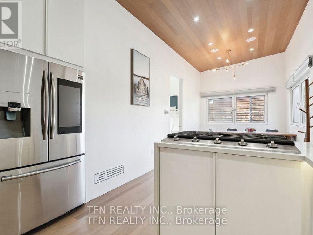 12 SCHOONER LANE, Tay