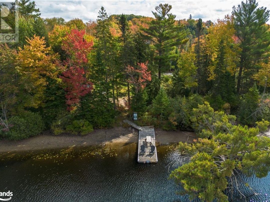 470 Markles Road, Muskoka River