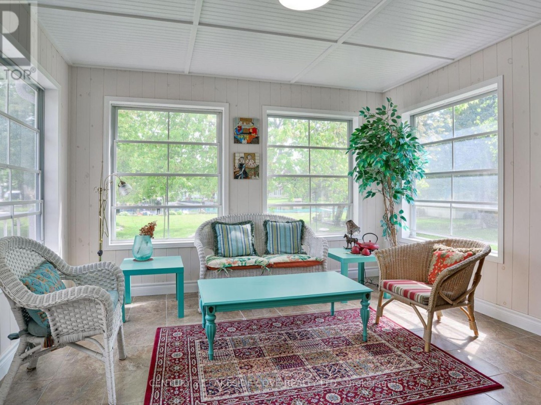 9 PINETREE COURT, 