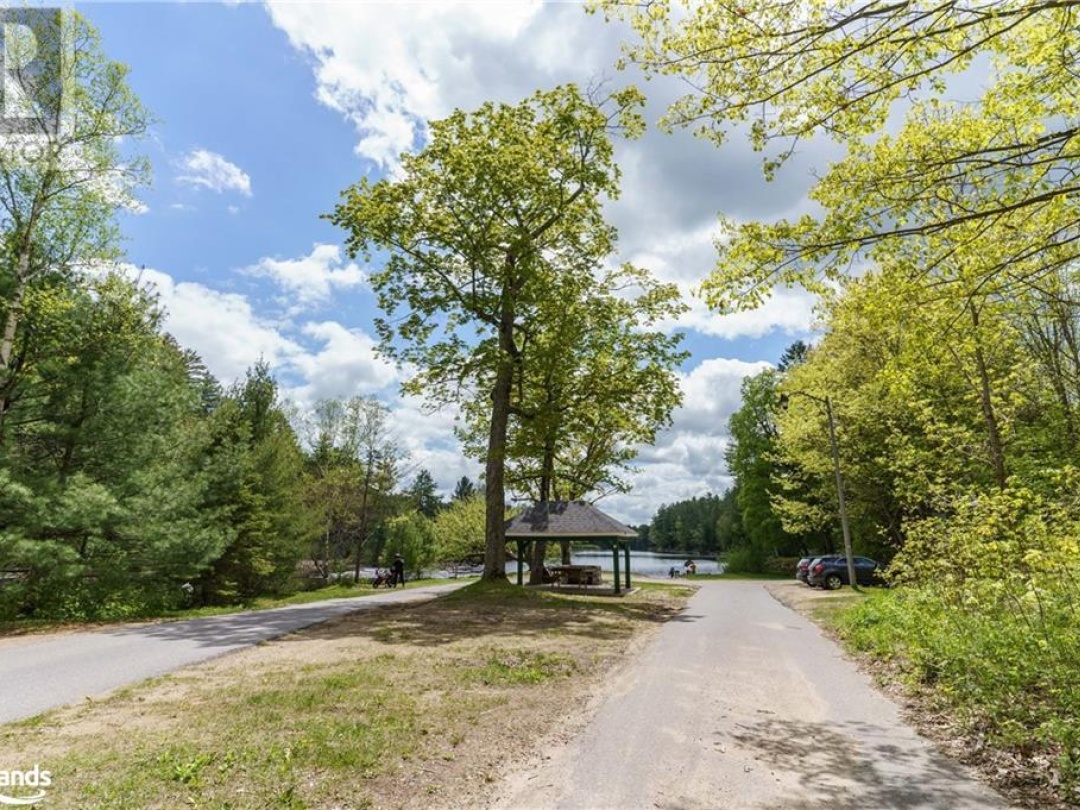 769 Muskoka Rd 10, Port Sydney