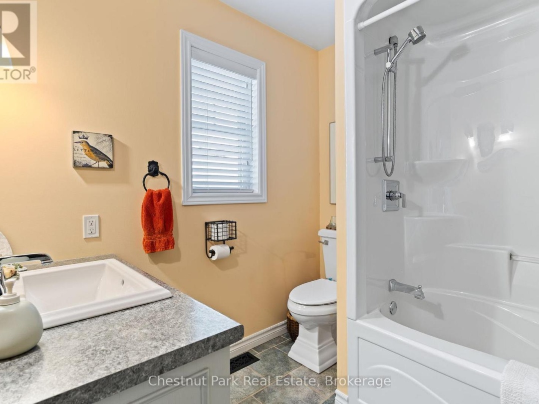 1173 WATTS ROAD, Kennisis Lake