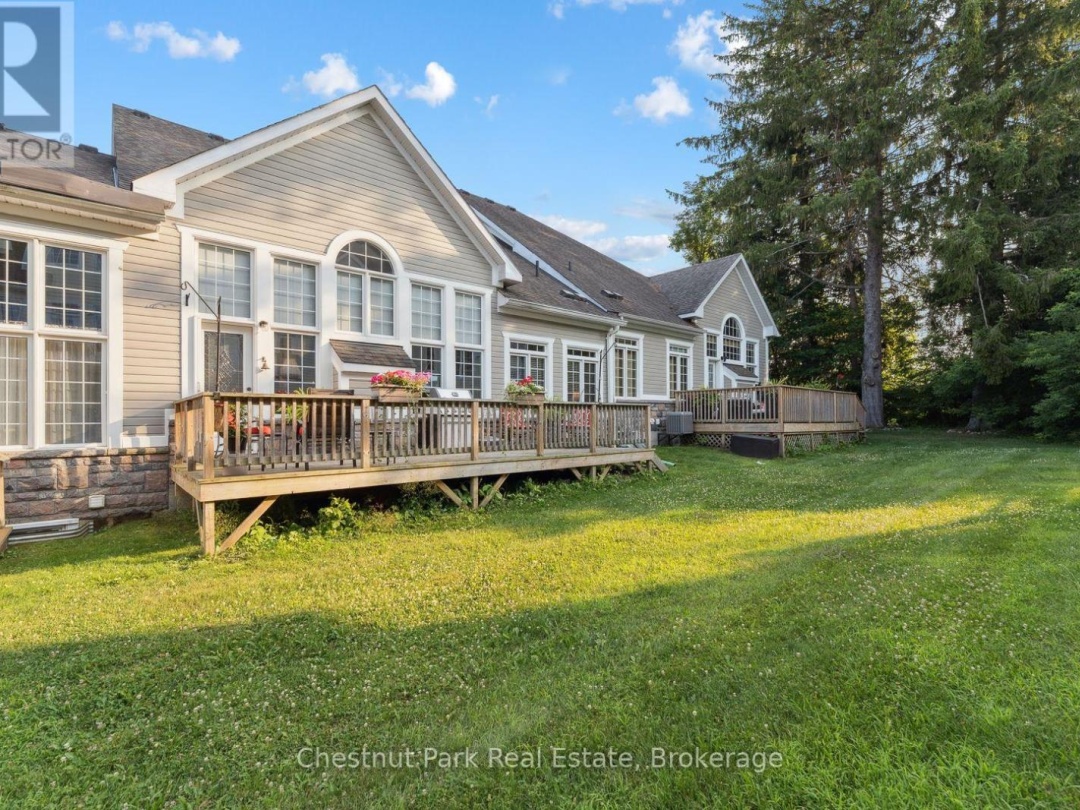 9 STORMONT COURT, Muskoka River
