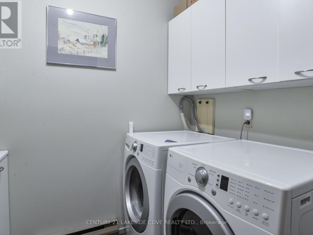 UNIT 29 - 1 PARADISE BOULEVARD, Lake Simcoe