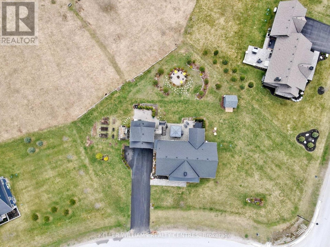 2 THOROUGHBRED DRIVE, 