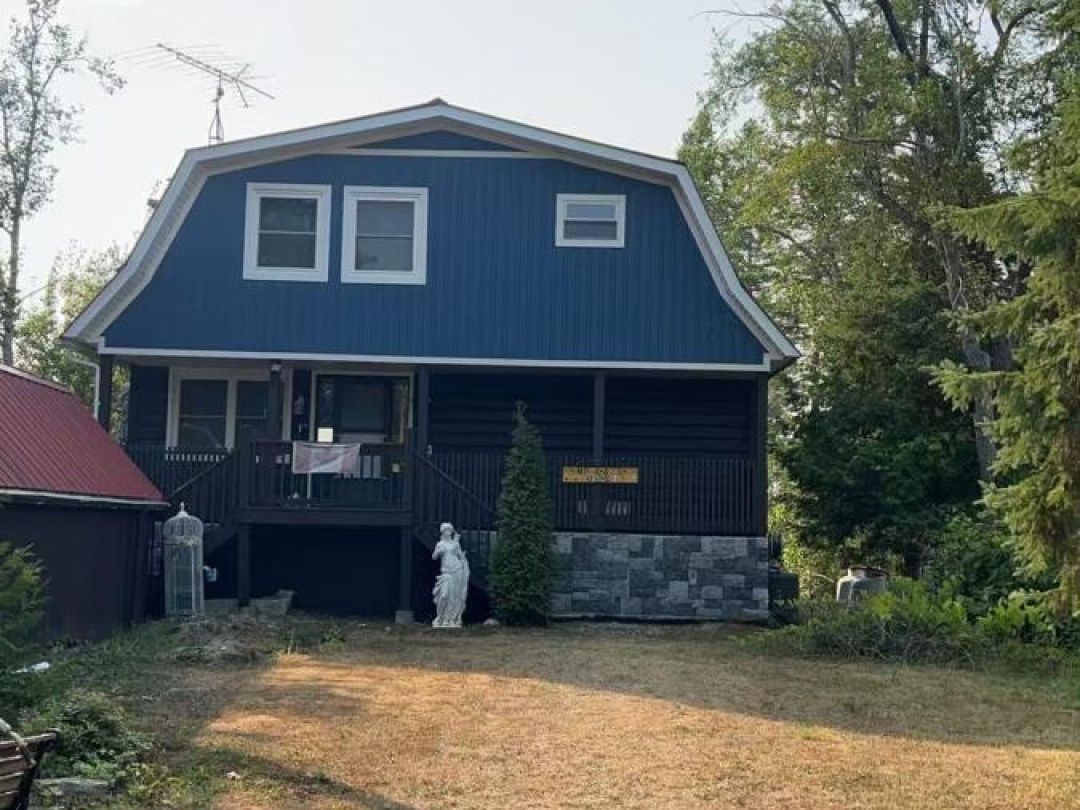 1389 PORTAGE ROAD, Mitchell Lake