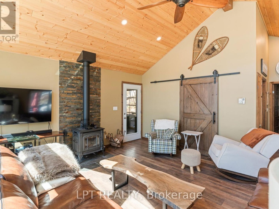 1369 HIPKISS DRIVE, Haliburton Lake