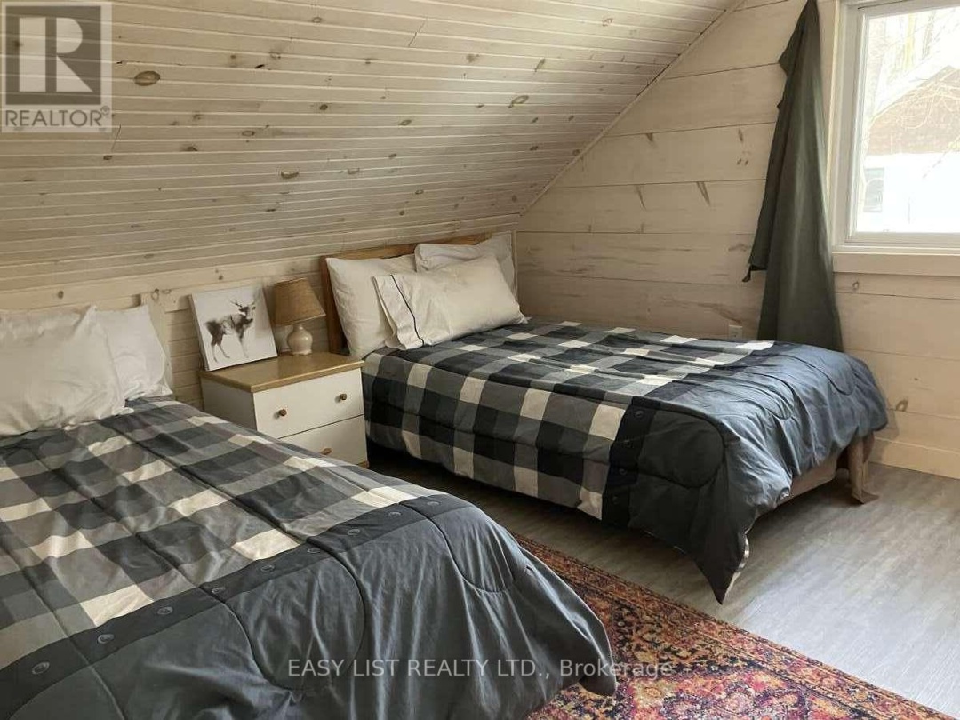 1045 REYNOLDS ROAD, Horseshoe Lake