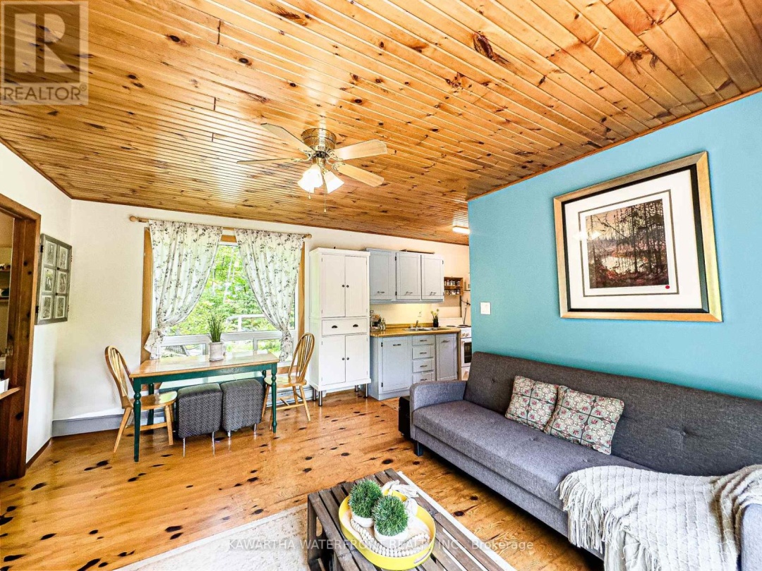 1120 ENGLISH CIRCLE, Tamarack Lake
