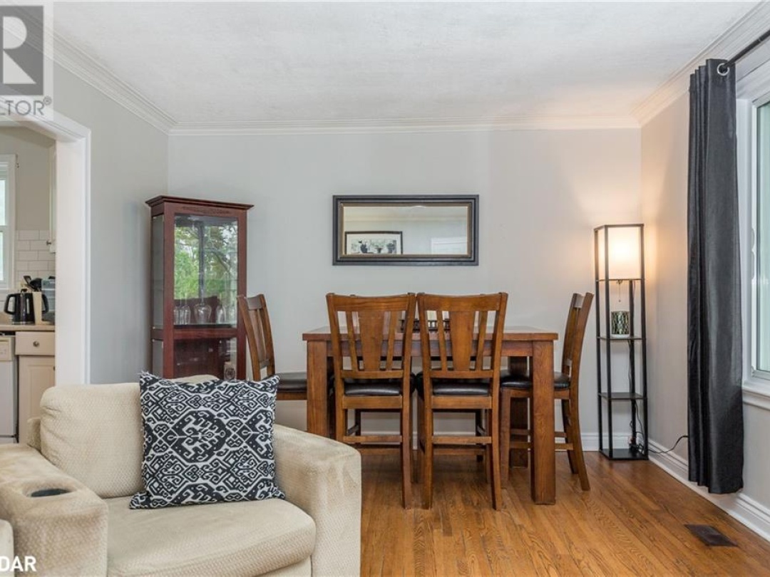 48 BRANT Street W, 