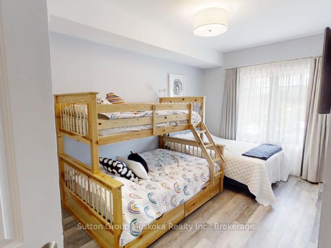 318 - 25 PEN LAKE POINT ROAD, 