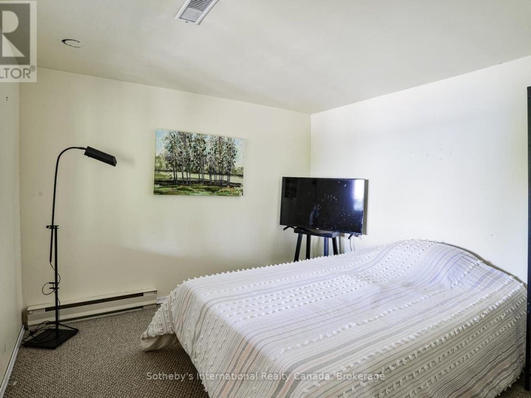 1062 BRADLEY ROAD, Lake Muskoka