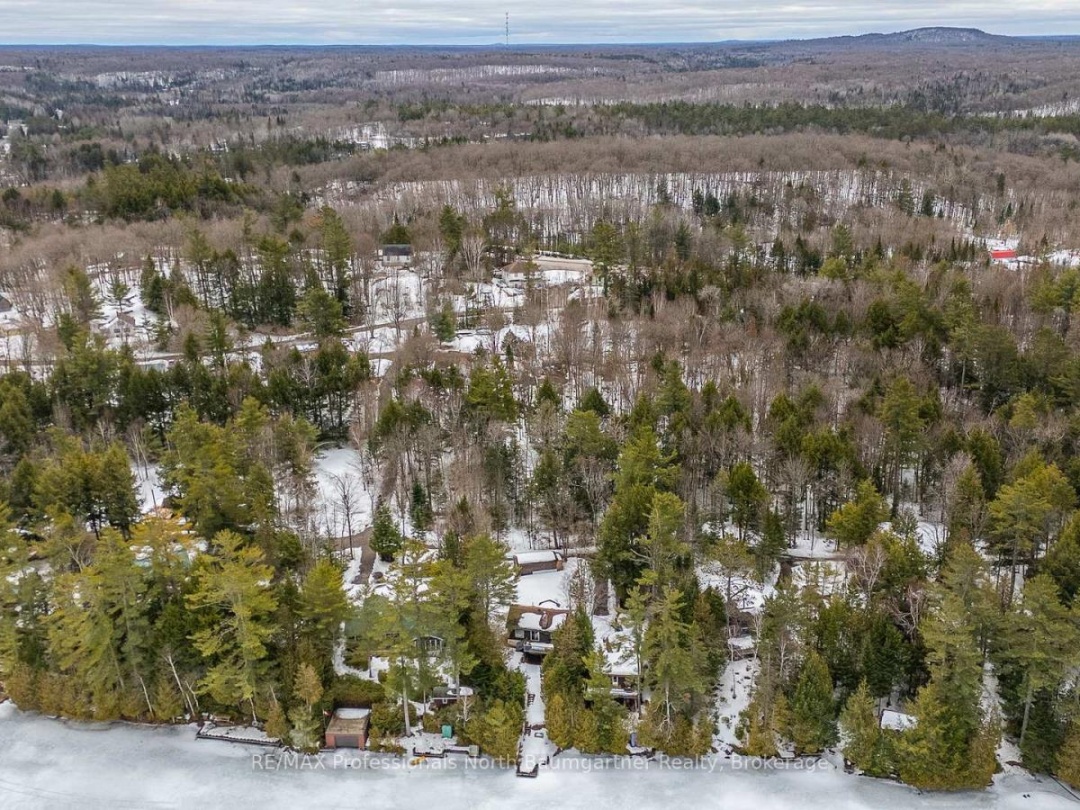 1012 COULSON LANE, Gooderham Lake