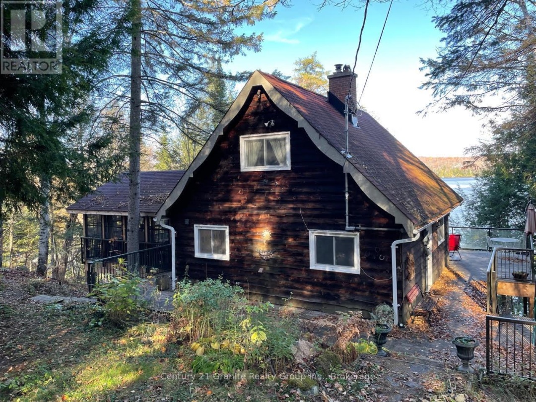 1038 BROKEN PADDLE ROAD, Miskwabi Lake