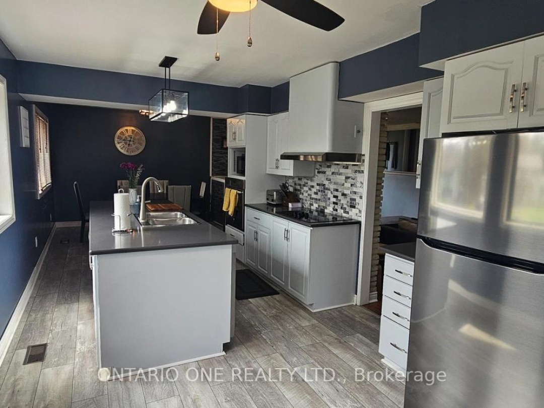 1045 COWBELL LANE, Gravenhurst (Morrison)