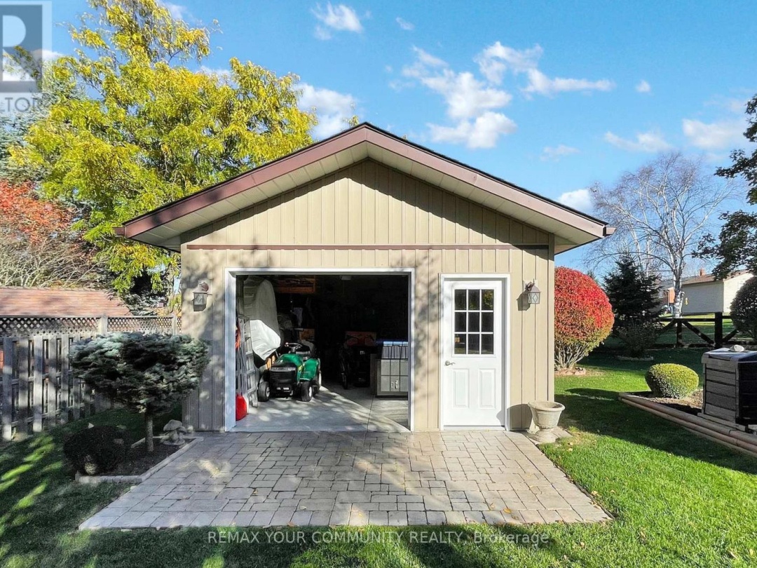 30 GRANT DRIVE, Kawartha Lakes (Oakwood)