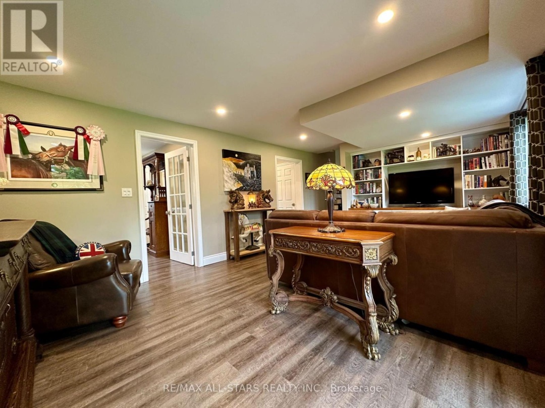 243 WEST STREET, Kawartha Lakes (Bobcaygeon)