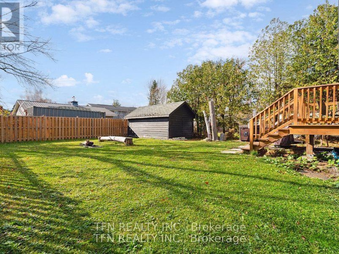 12 SCHOONER LANE, Tay