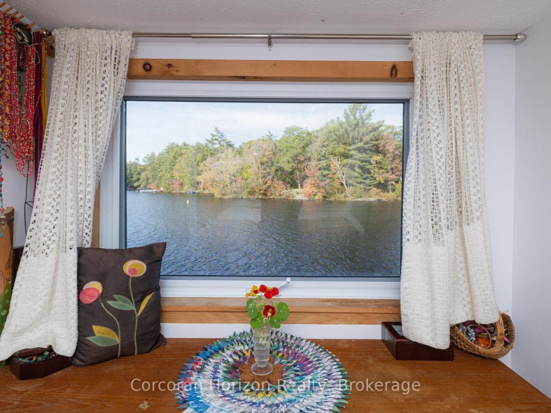566 HUNGRY BAY ROAD W, Six Mile Lake