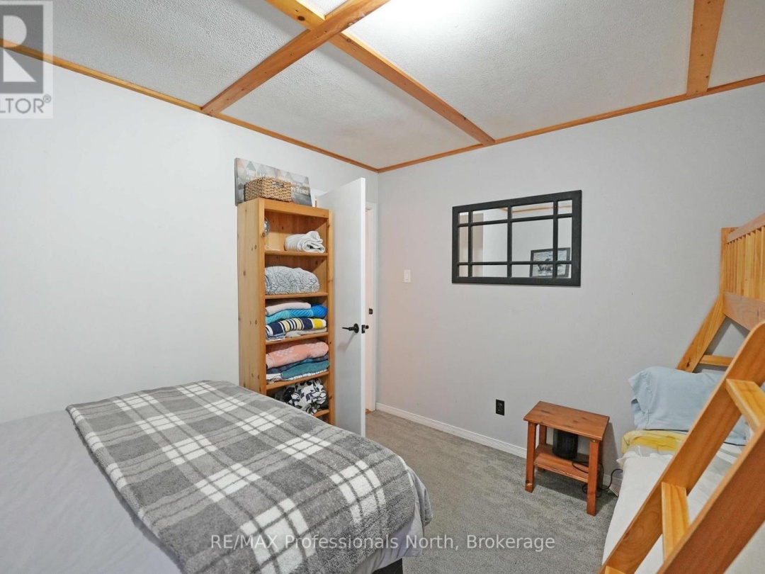 1110 MISKWABI LAKE ROAD, Miskwabi Lake