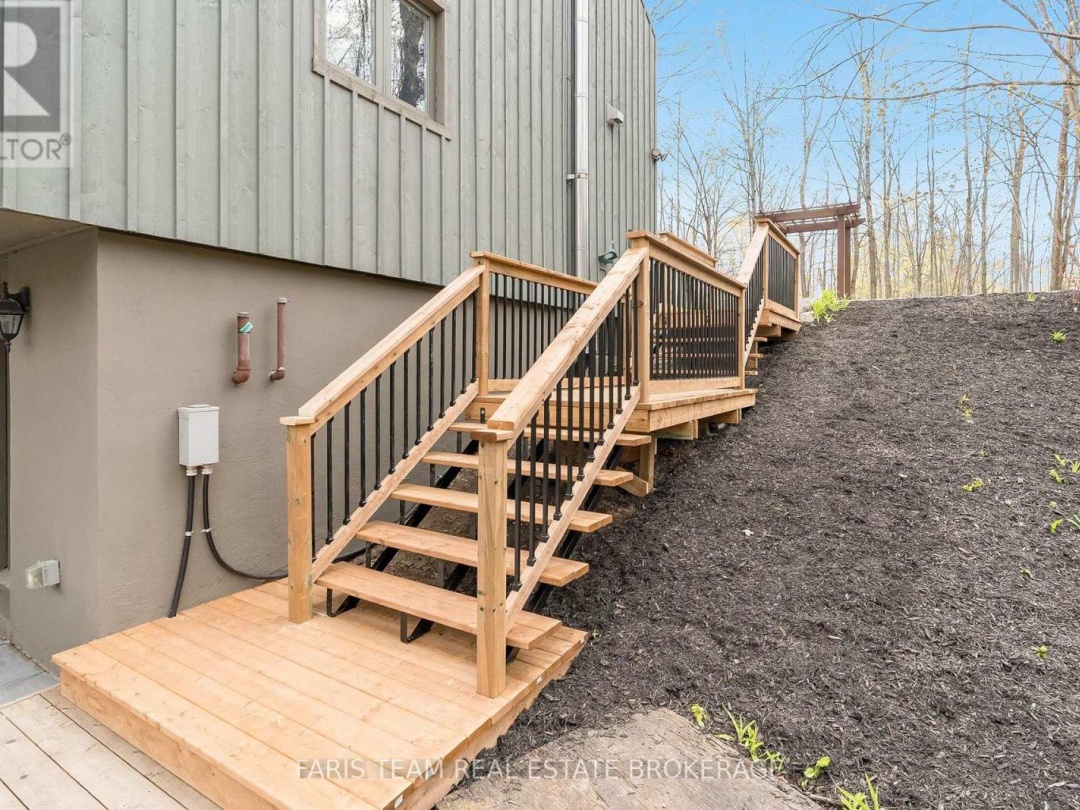46 HURONWOODS DRIVE, Oro-Medonte (Sugarbush)