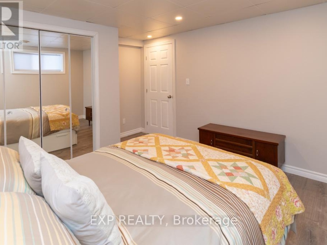 56 BECKETTS SIDE ROAD N, 
