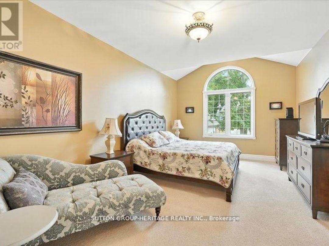 400 FRONT STREET W, Sturgeon Lake