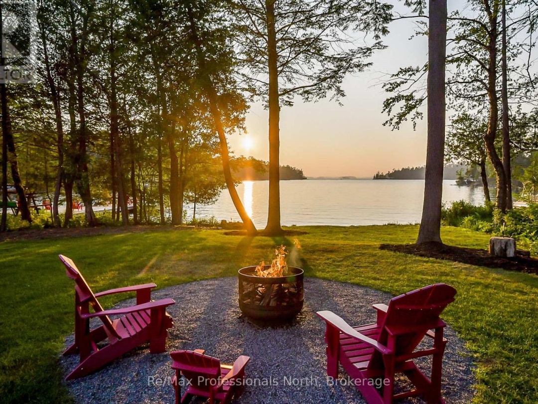 1054 BRYDONS BAY ROAD, Lake Muskoka