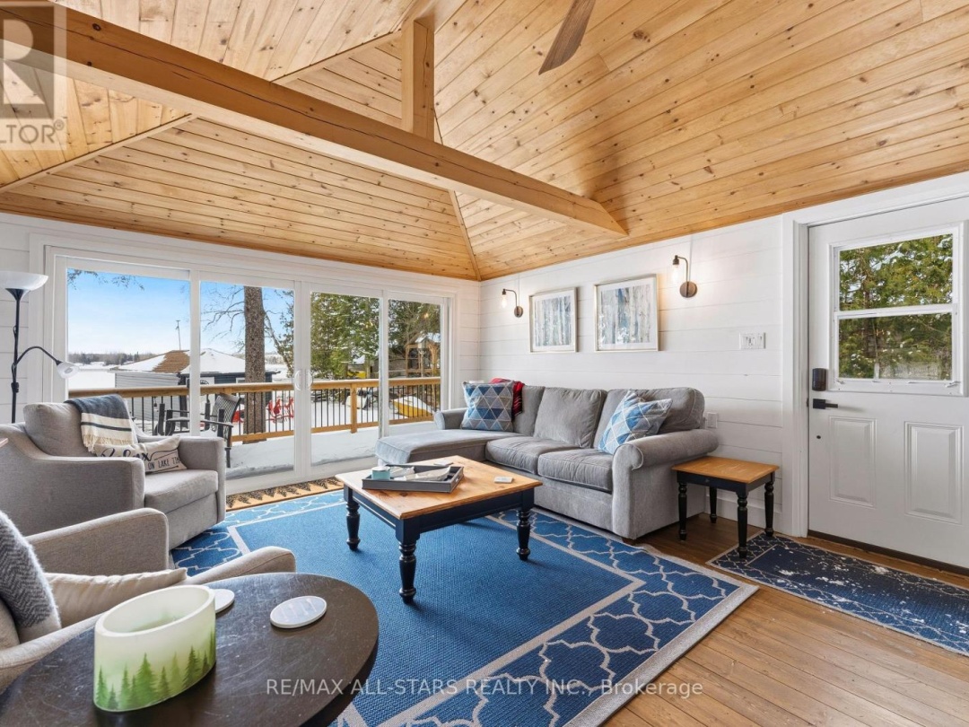 112 STURGEON GLEN ROAD, Sturgeon Lake