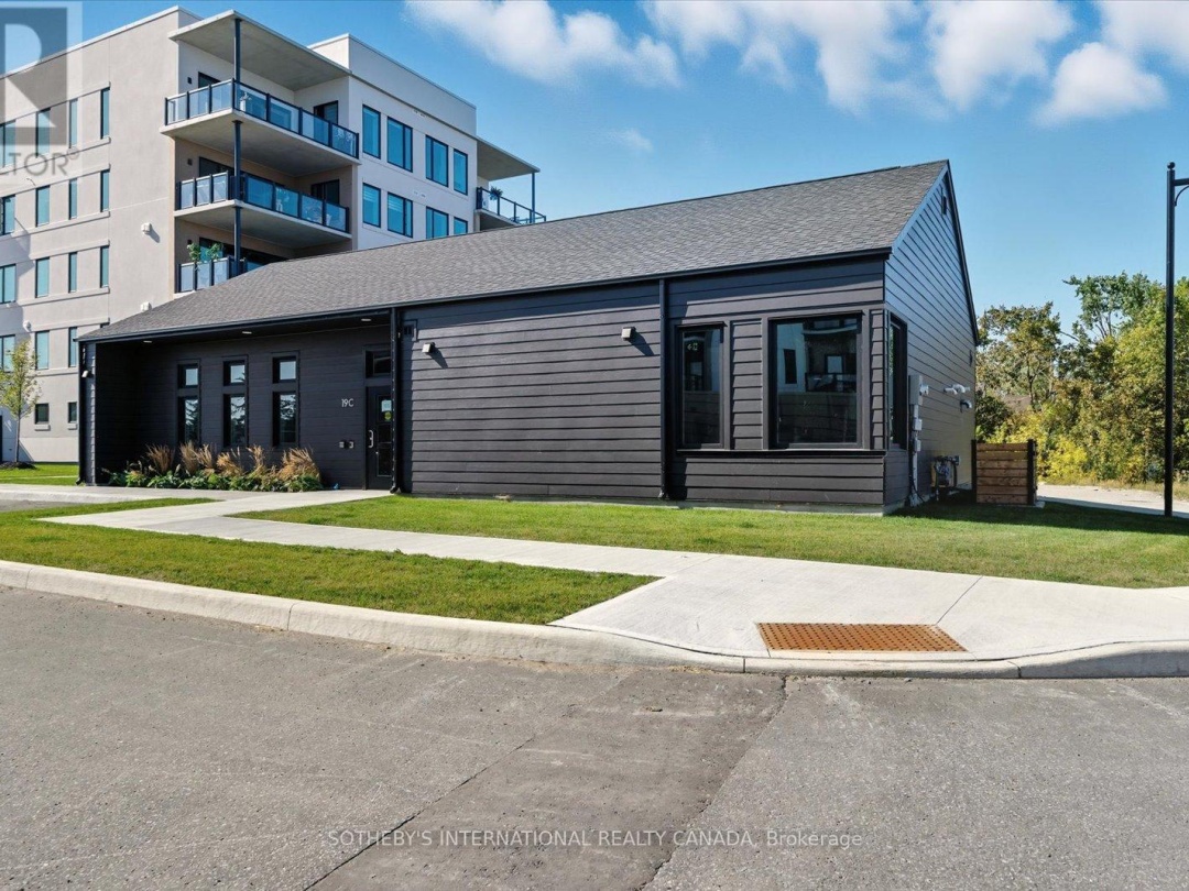 PENTHOUSE 1 - 19A WEST STREET N, 