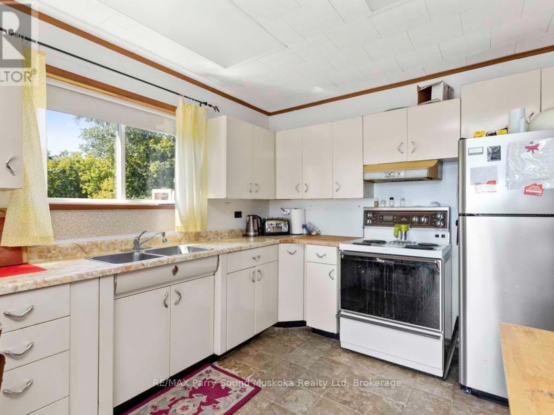 122 GREY OWL ROAD, 
