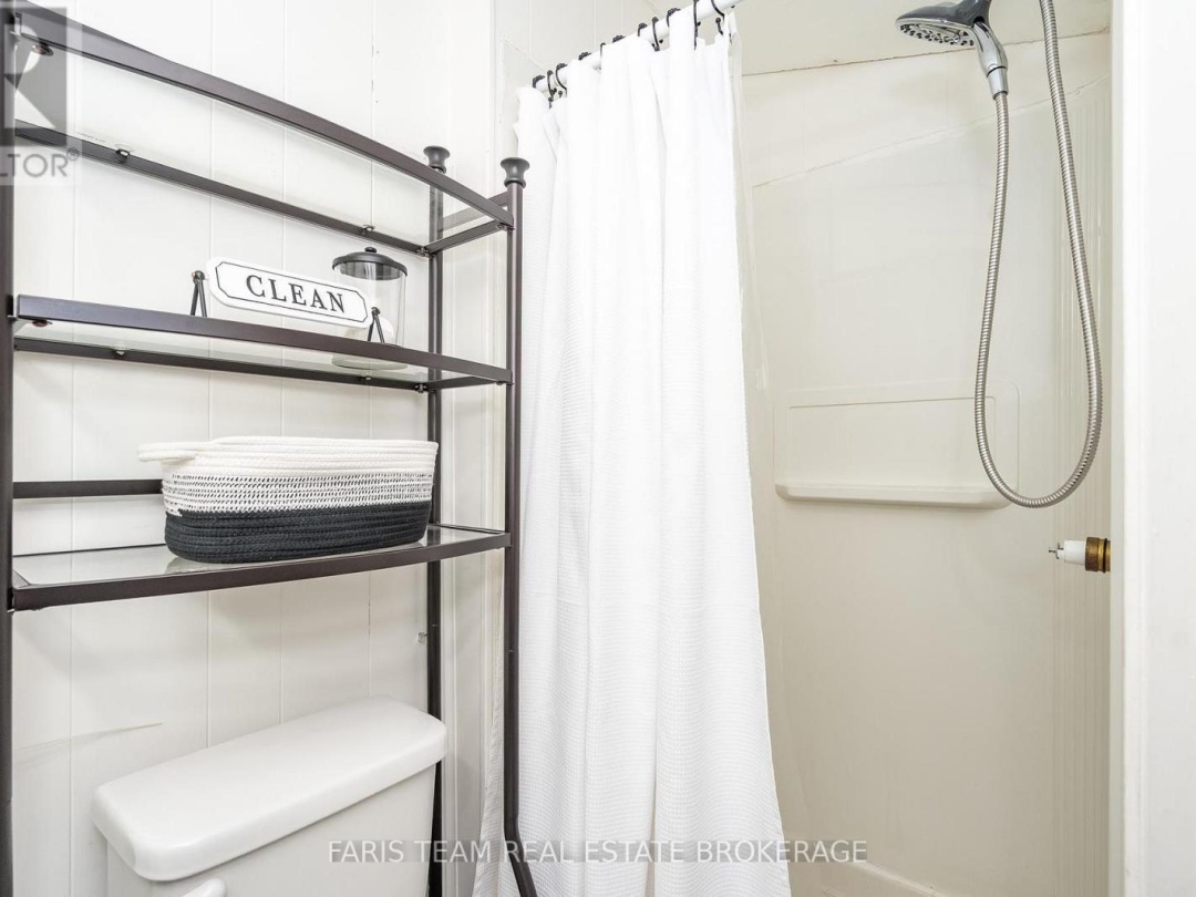365 ROBINS POINT ROAD, Tay (Victoria Harbour)