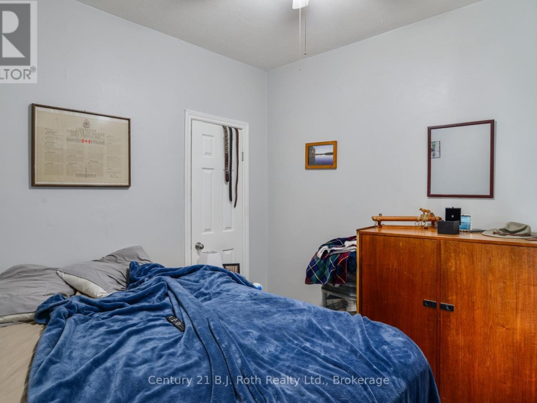 44 BARRIE ROAD, Orillia