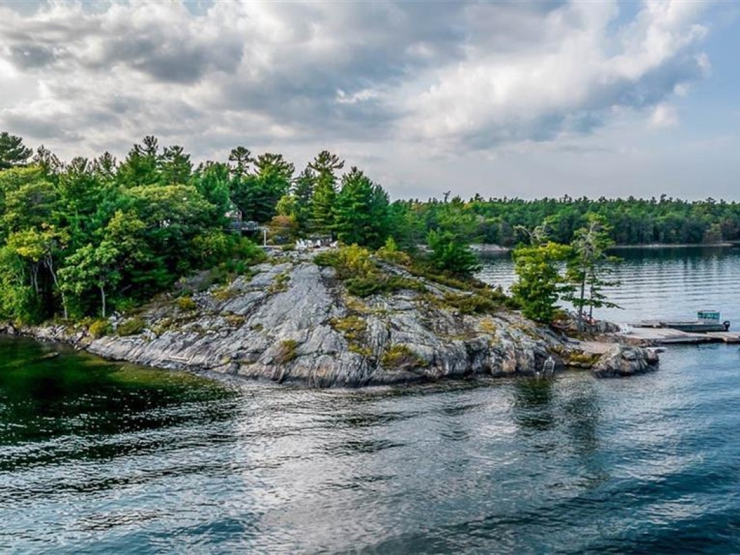 B686 8 Derbyshire Island, Georgian Bay