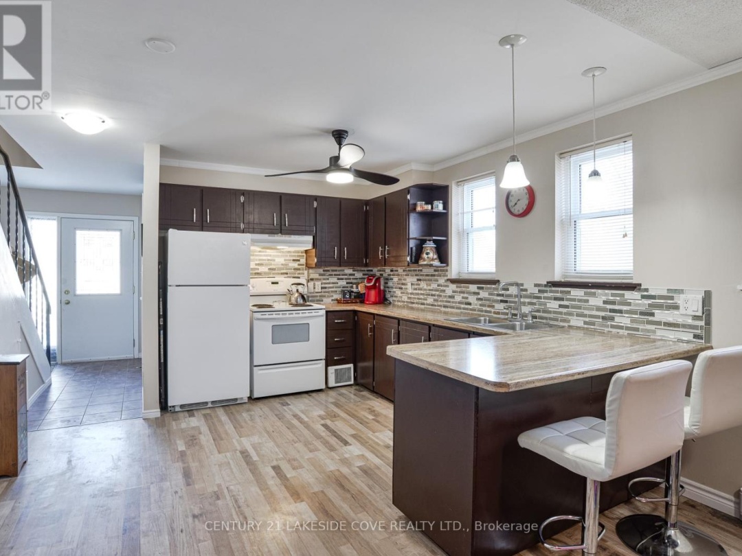 UNIT 27 - 1 PARADISE BOULEVARD S, Lake Simcoe