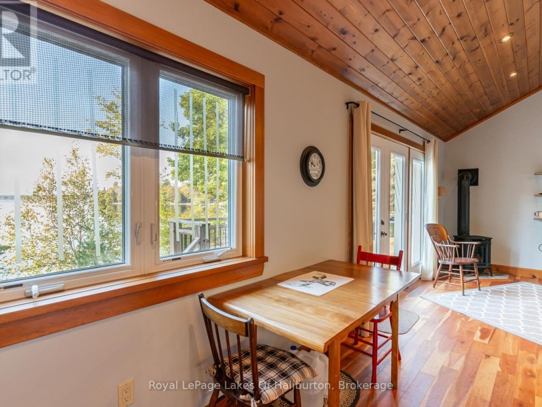 1070 FRANK'S LANE, Maple Lake