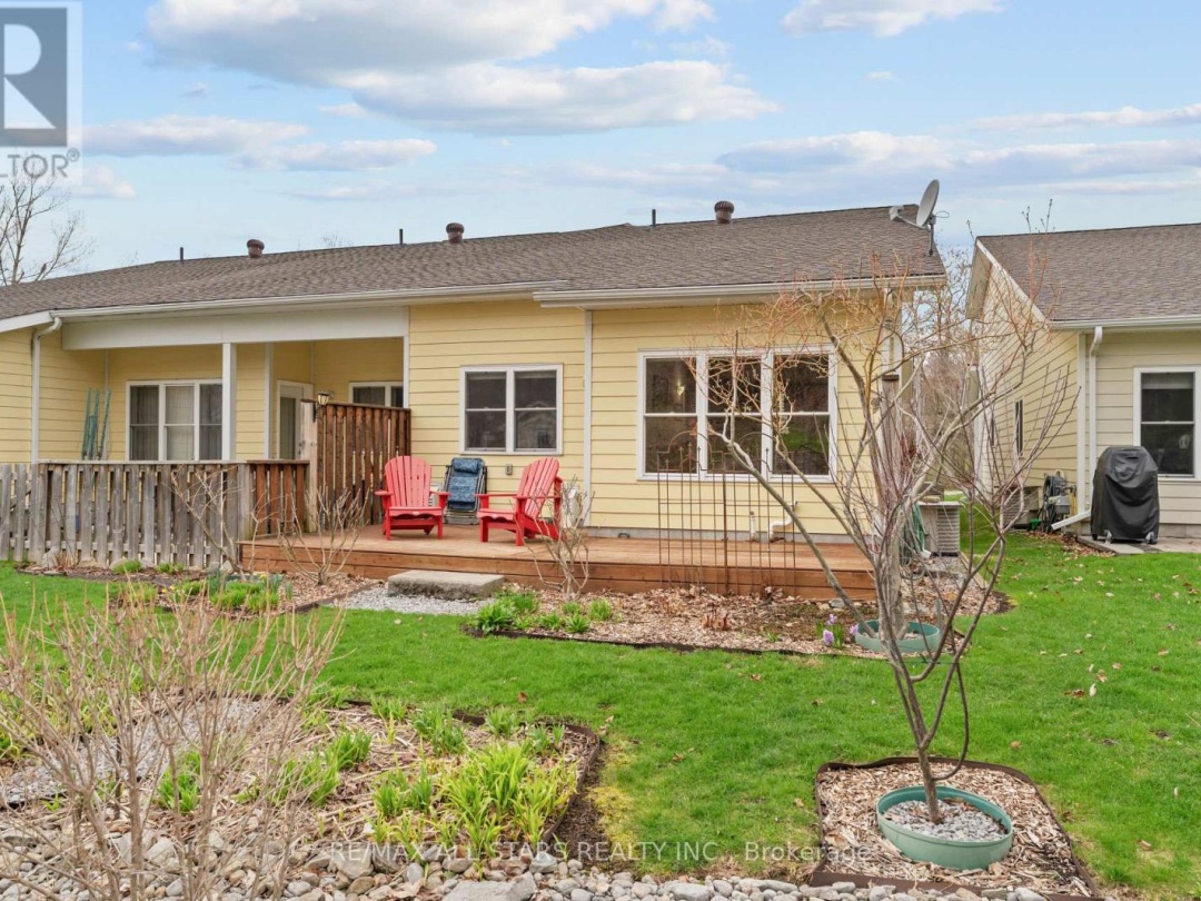 22 DEANE STREET, Kawartha Lakes (Fenelon Falls)