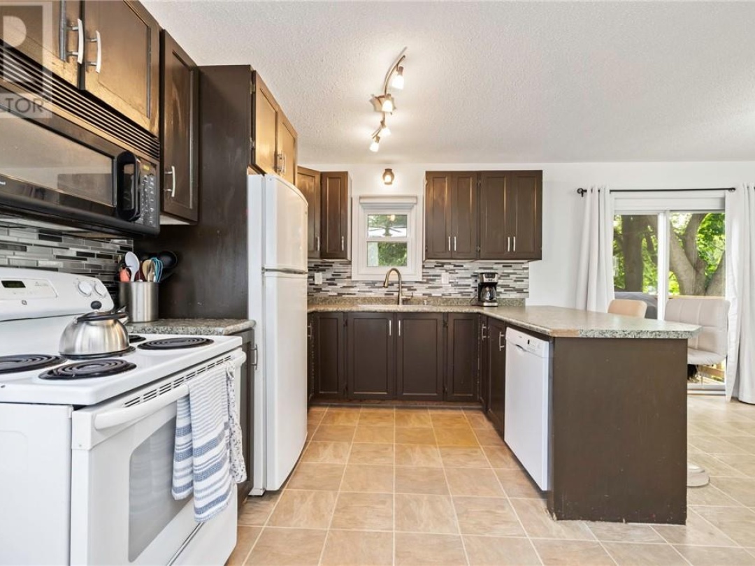 5 Hillcrest Avenue, 