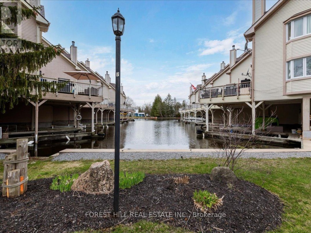 8 - 100 LAGUNA PARKWAY, 