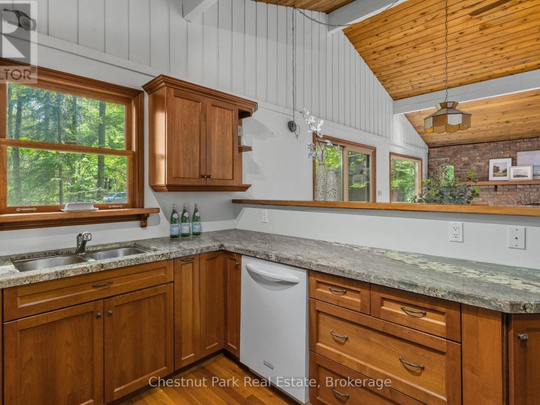 115 WOODLAND DRIVE, Huntsville (Chaffey)